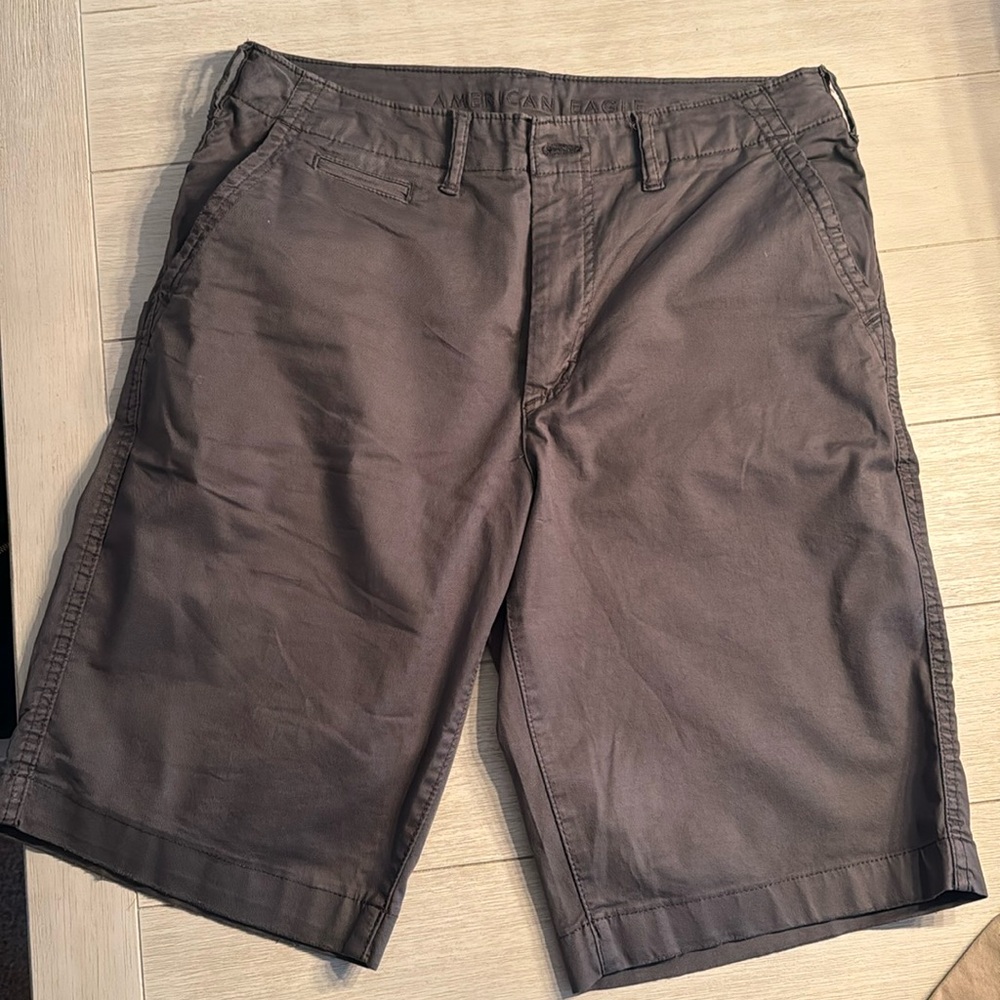 AE AMERICAN EAGLE LONGER LENGTH 11 inch shorts FLEX